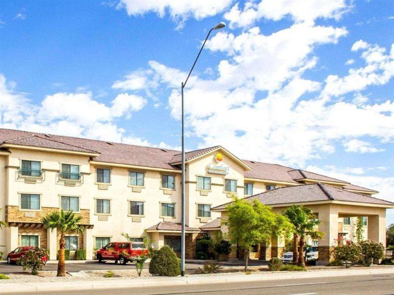 Comfort Inn And Suites Yuma I-8 Exterior photo