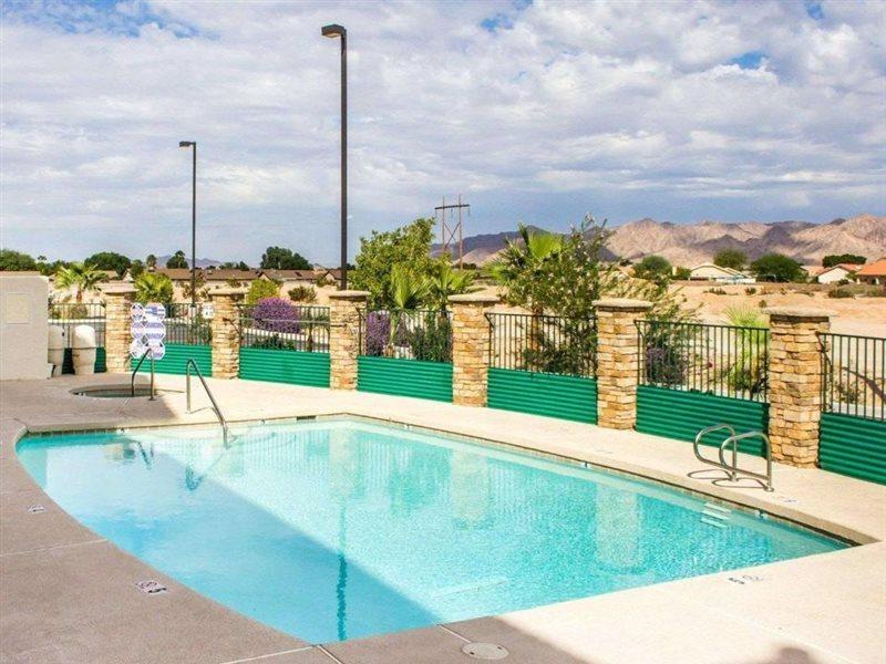 Comfort Inn And Suites Yuma I-8 Exterior photo