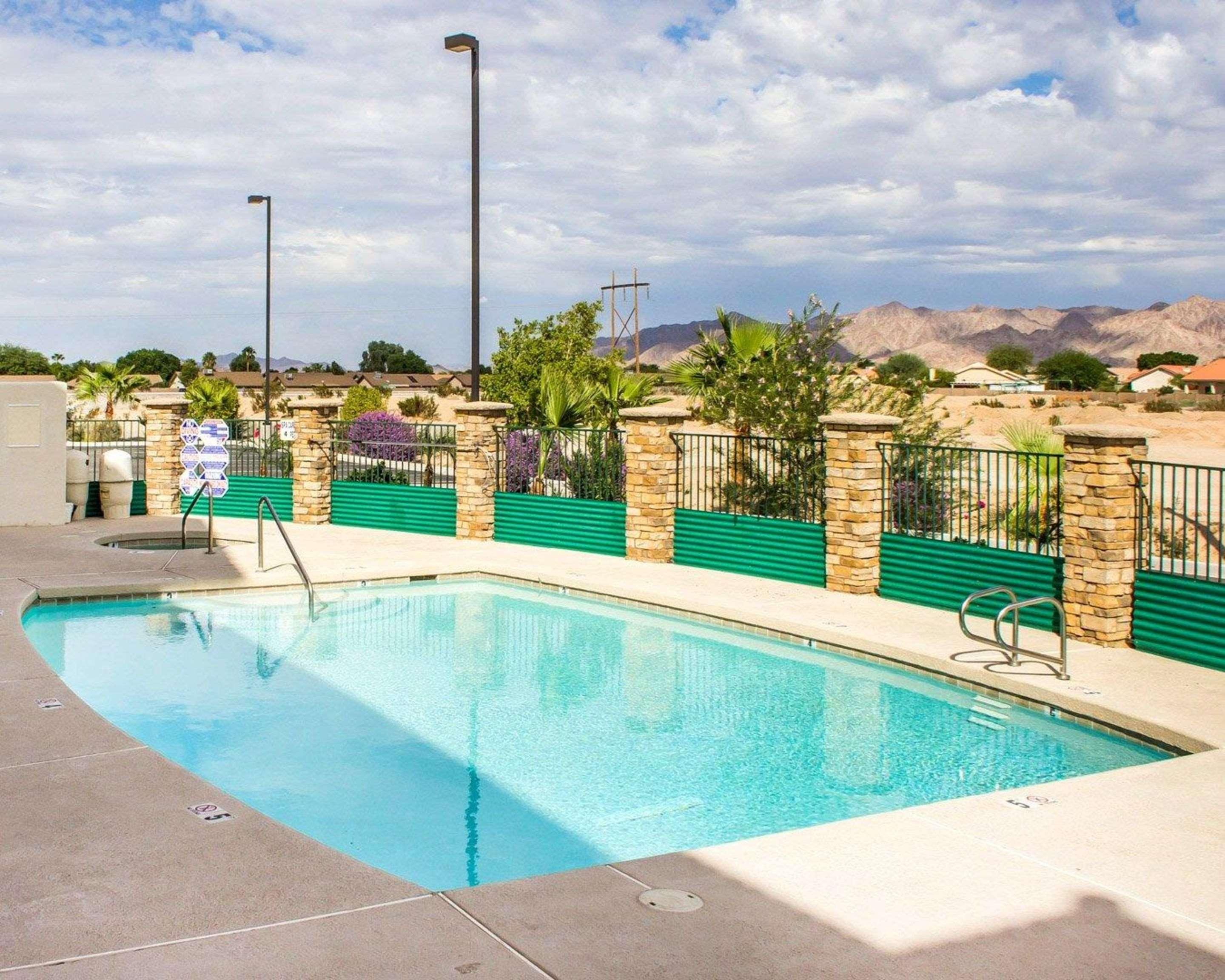 Comfort Inn And Suites Yuma I-8 Exterior photo